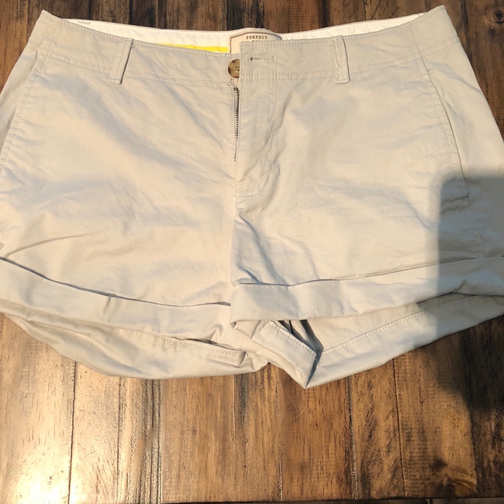 Light khaki Old Navy shorts